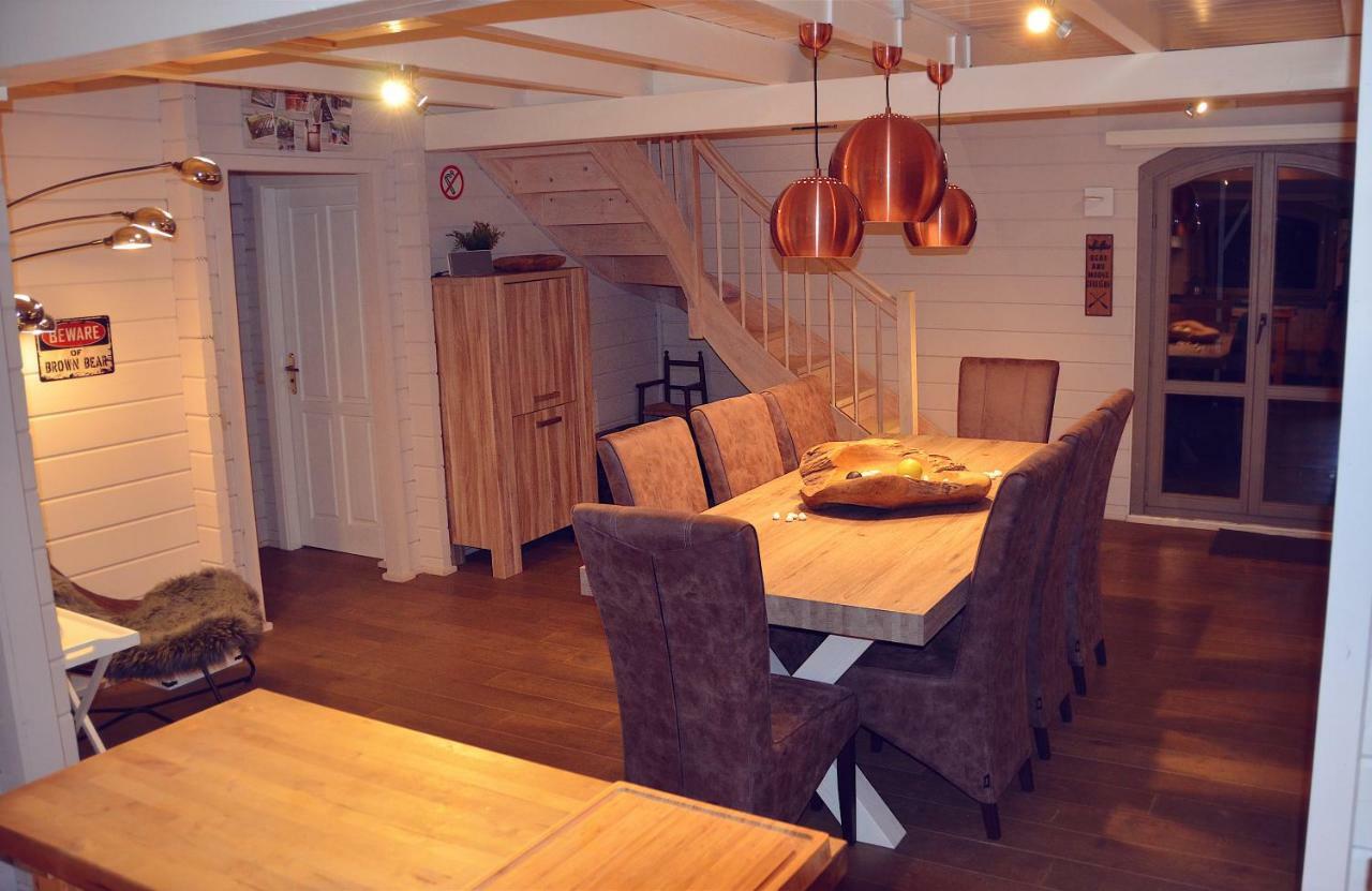 デュルビュイ Chalet Montana - Hot Tub, Sauna, Playstationヴィラ エクステリア 写真